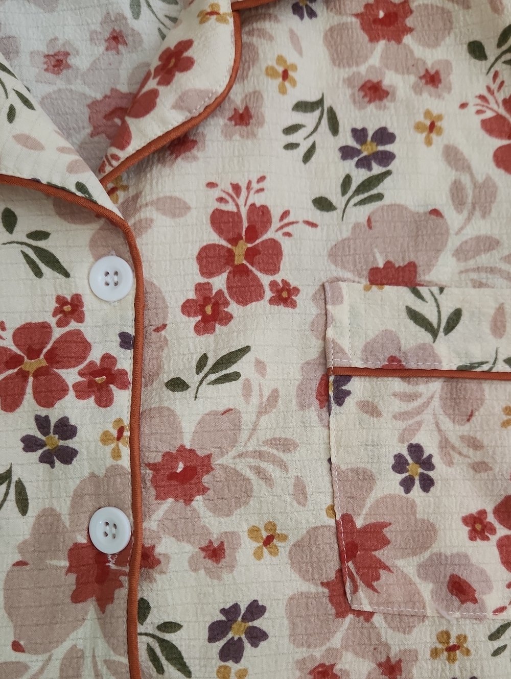 Floral Cream and Coral Button Up Pajama Set With Shorts Womens Size Medium - Picture 3 of 7